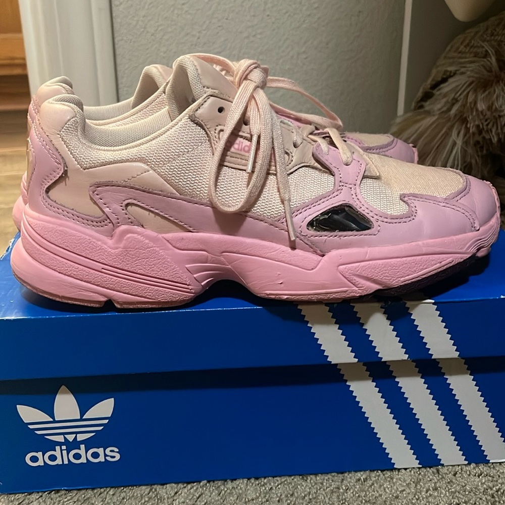 Adidas falcon
